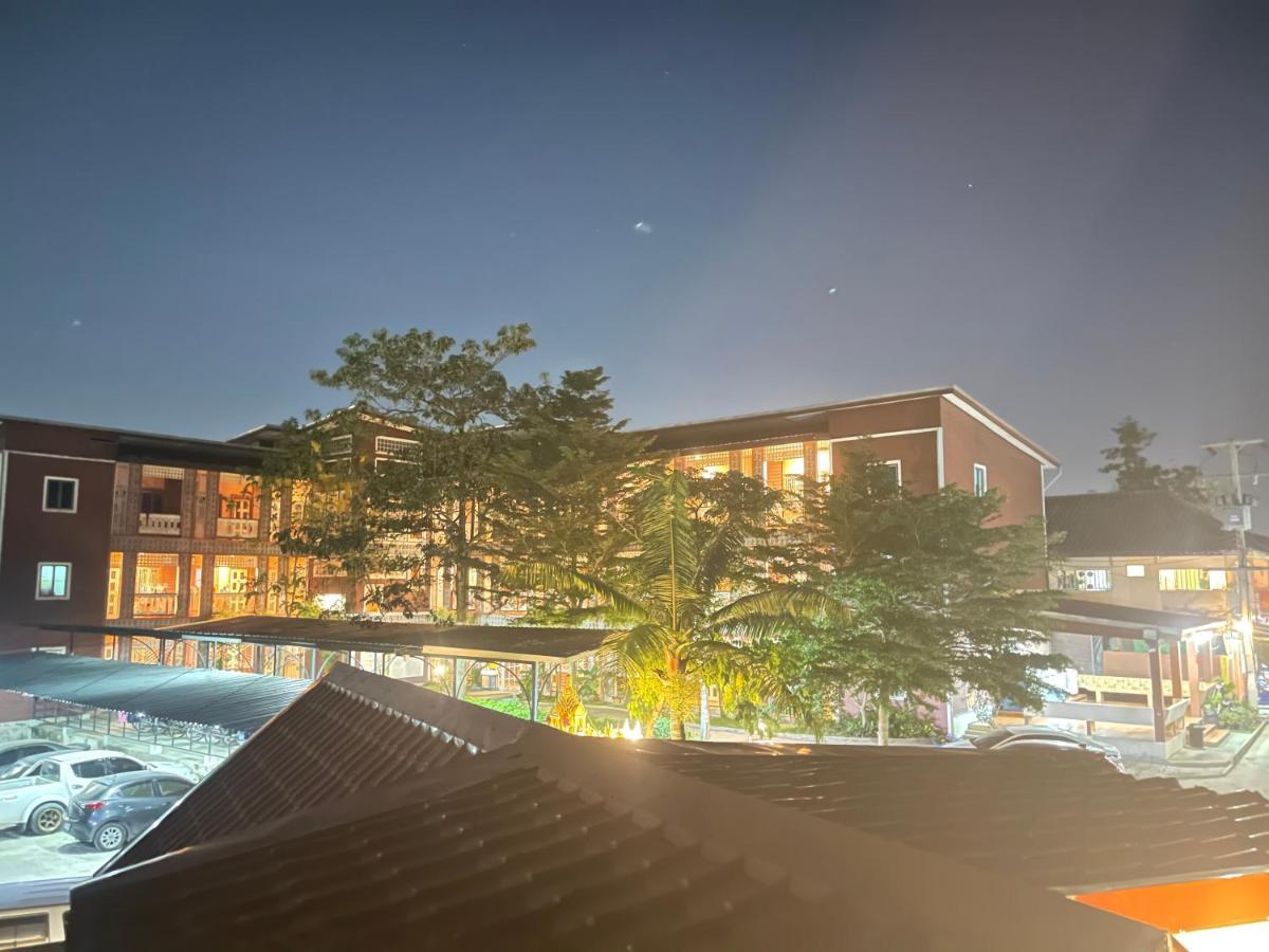 Noree Jacuzzi House Ban Phan Sadet Nai Экстерьер фото